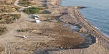 antalyada-kum-hirsizlari-sahilleri-talan-etti-kum-ocagina-donen-sahiller-dronla-goruntulendi-vMDC3NpE.jpg