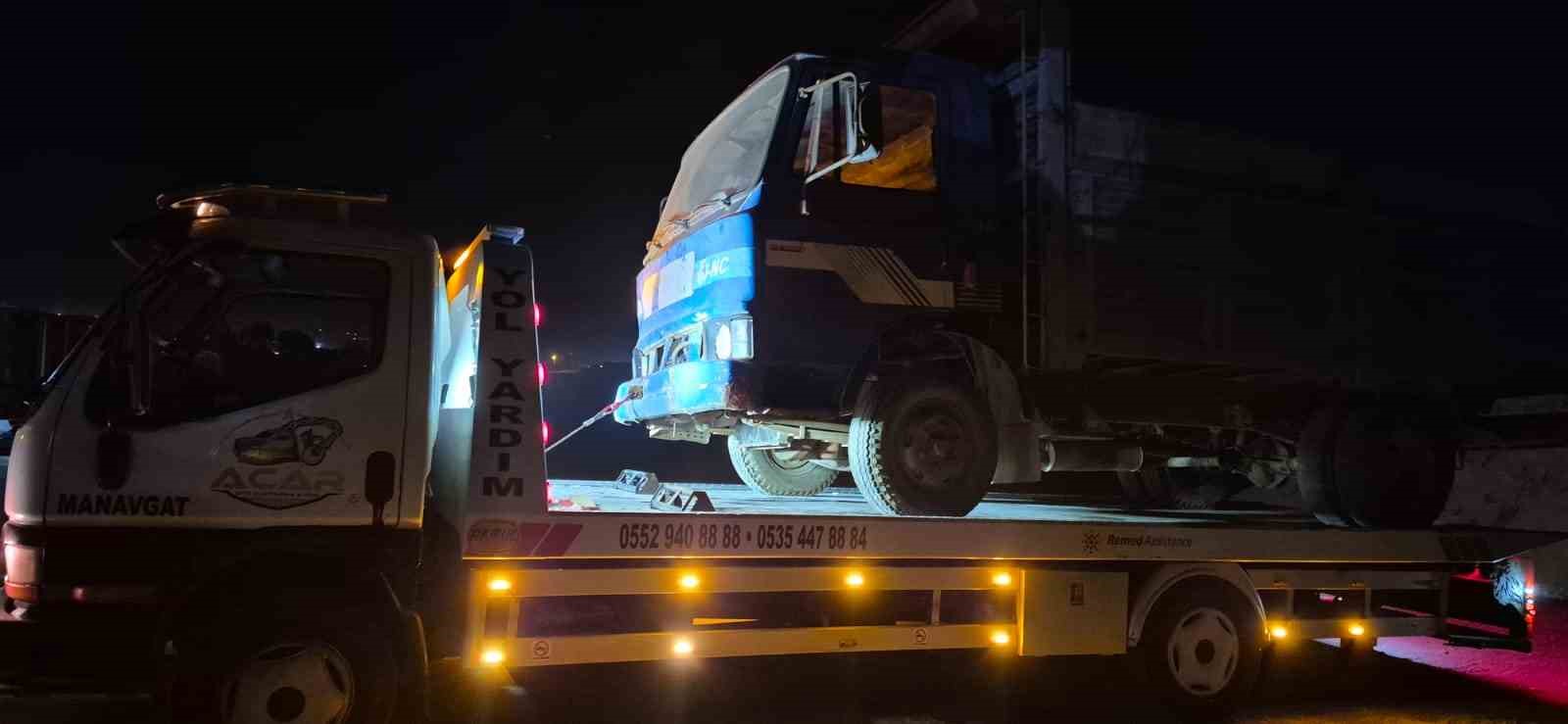 antalyada kum hirsizlarina gece baskini 1 tutuklama 8 araca el konuldu 3 a1UVihIN