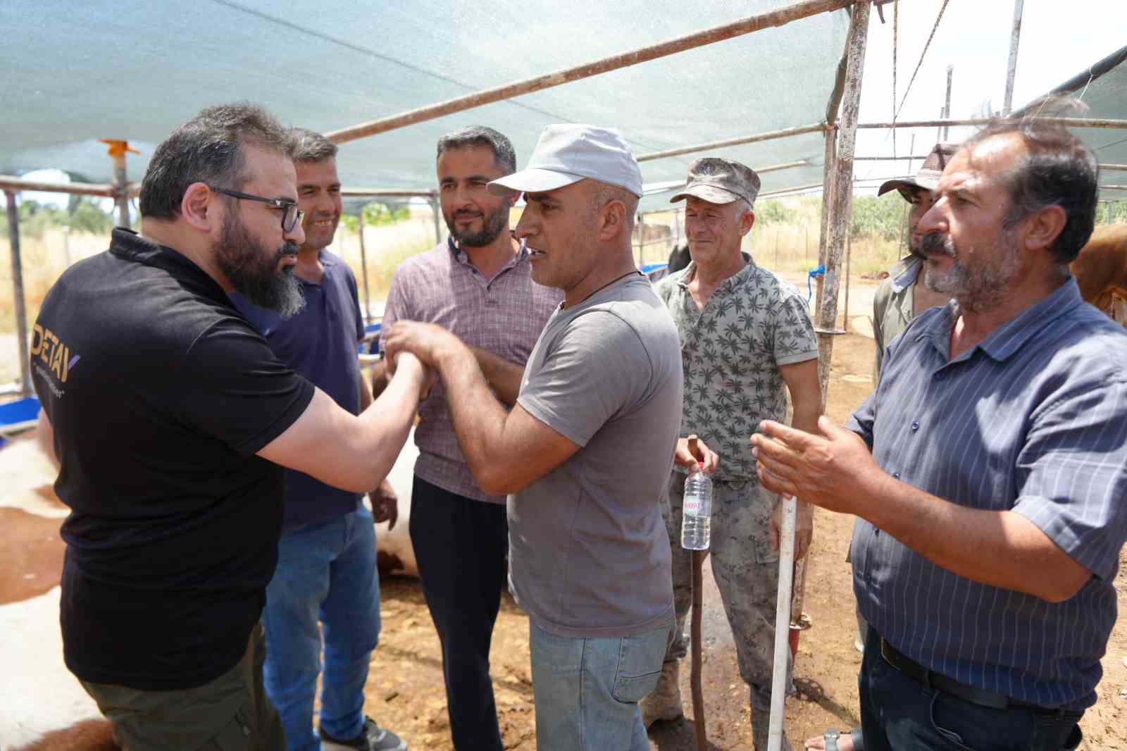 Antalya’da kurban pazarında son kozlar oynandı: "Zor belayla aldık, çok pazarlığını yaptık" 4 antalyada kurban pazarinda son kozlar oynandi zor belayla aldik cok pazarligini yaptik 0 6Xi96uhE