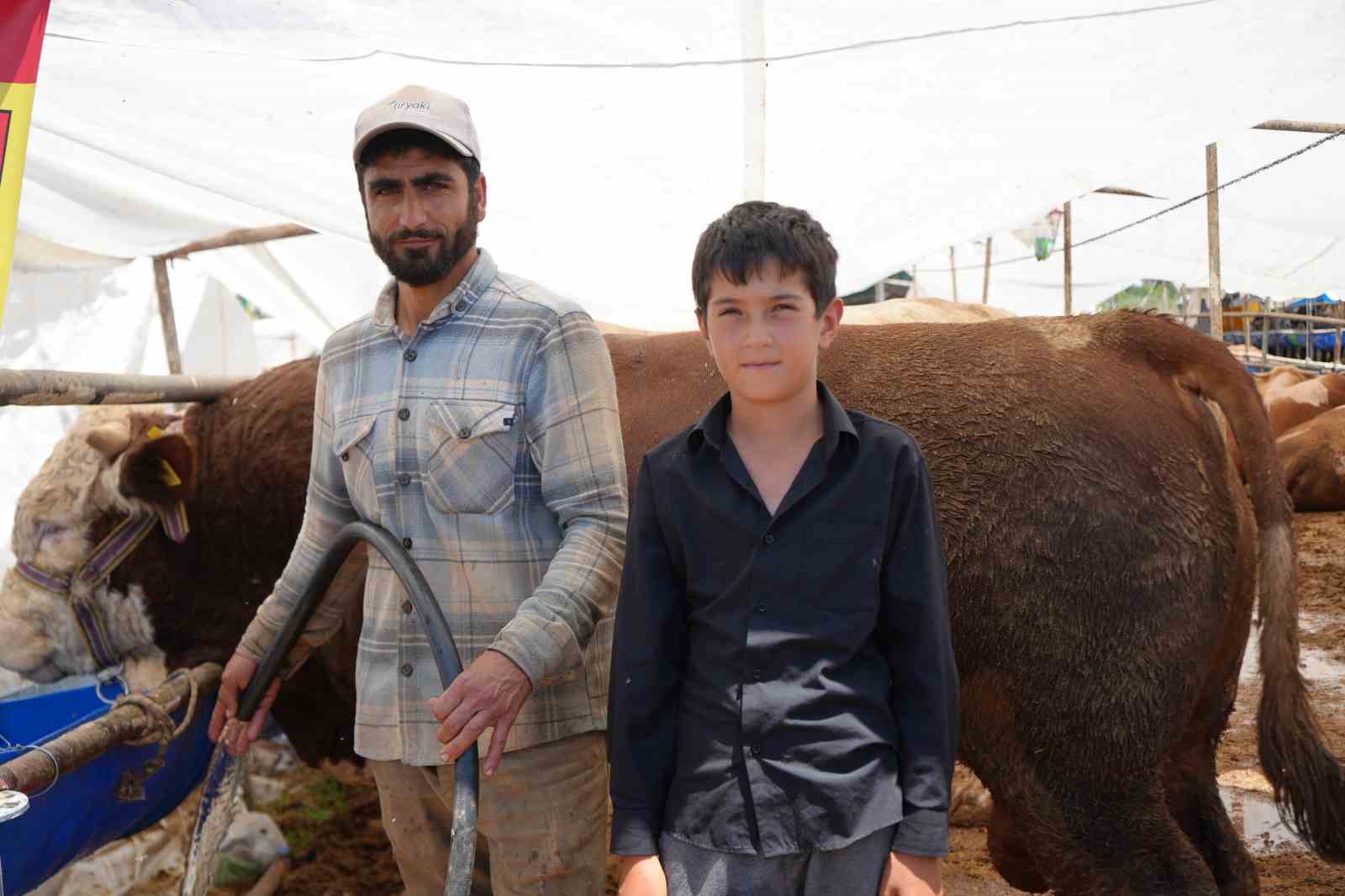 Antalya’da kurban pazarında son kozlar oynandı: "Zor belayla aldık, çok pazarlığını yaptık" 11 antalyada kurban pazarinda son kozlar oynandi zor belayla aldik cok pazarligini yaptik 7 NrGc99yh