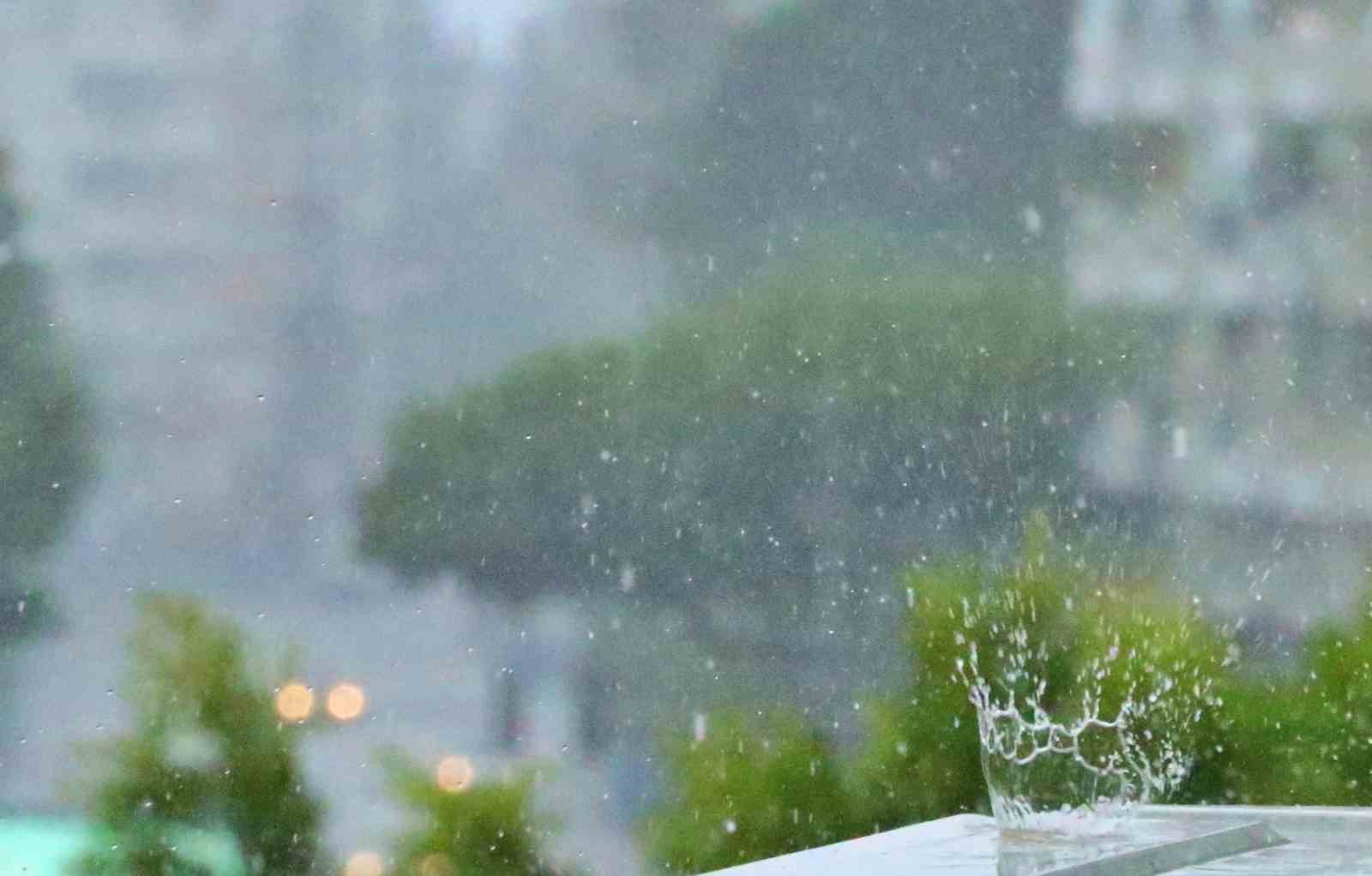antalyada mayista saganak ve dolu surprizi 1 sp3K3DJT