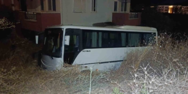 antalyada-midibus-otomobille-carpisti-6-yarali-FKm4XTig.jpg