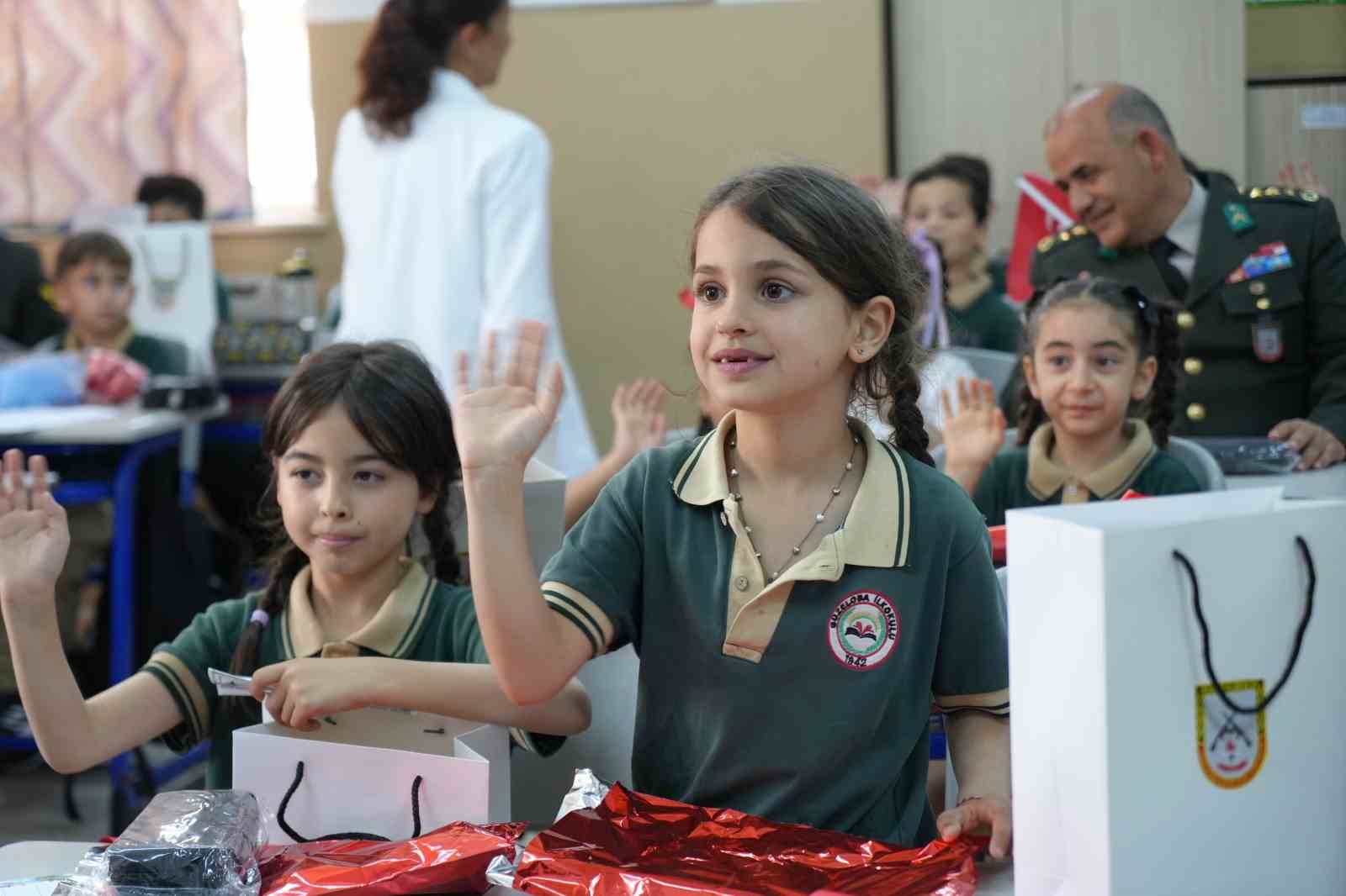 antalyada minikler ilk mektuplarini mehmetcige yazdi iyi ki varsin 7 9v4mWK4I