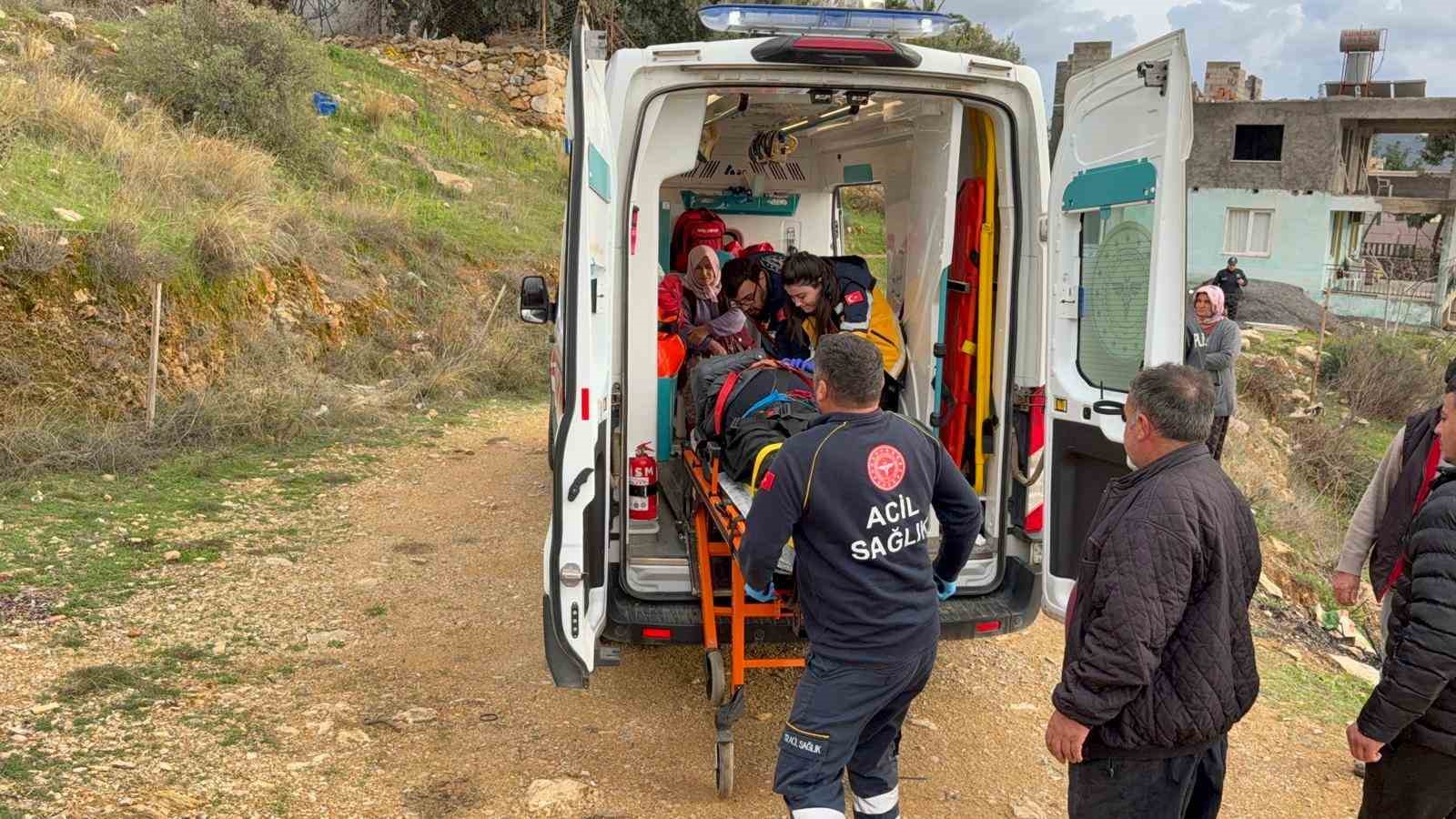 Antalya’da motosiklet uçuruma yuvarlandı: 2 yaralı 9 antalyada motosiklet ucuruma yuvarlandi 2 yarali 5 5O79diKi