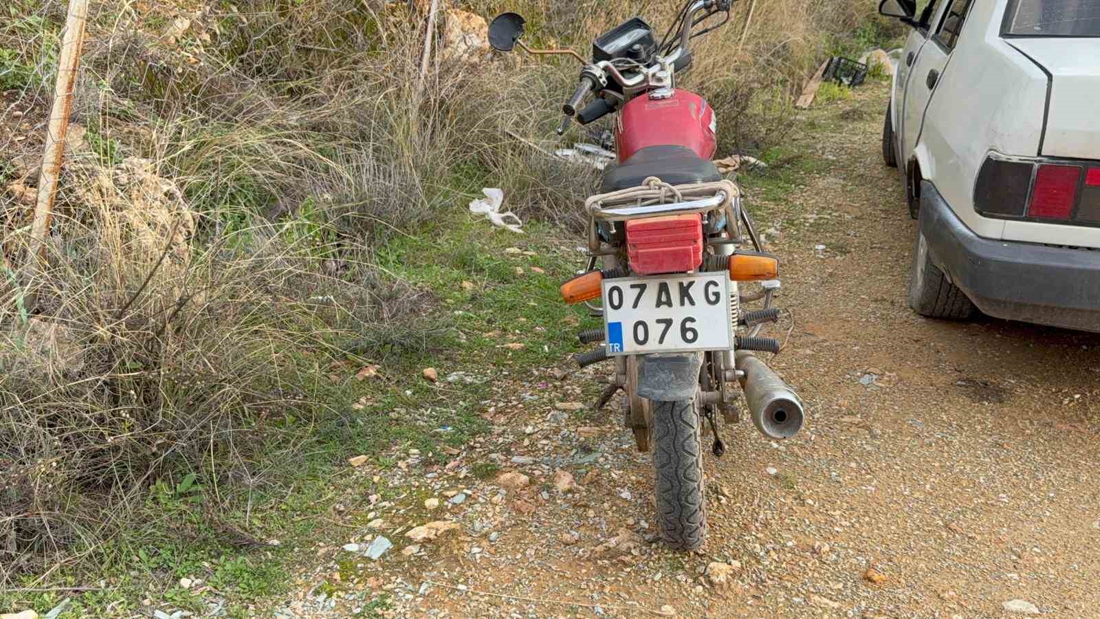 Antalya’da motosiklet uçuruma yuvarlandı: 2 yaralı 12 antalyada motosiklet ucuruma yuvarlandi 2 yarali 8 gqD6qs57