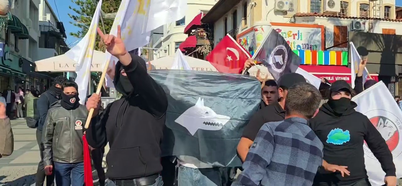antalyada muhalif goruslu gruplar arasinda tartisma 2 P6MFpuZ8
