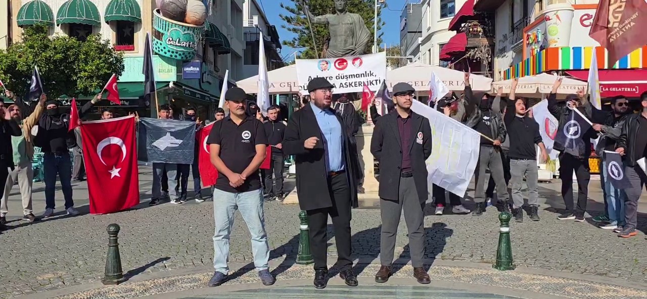 antalyada muhalif goruslu gruplar arasinda tartisma 4 Jy67Xhu6