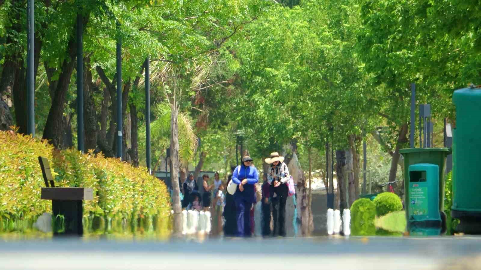 Antalya’da nem yüzde 86’lara ulaştı, kentin üzeri nem bulutları ile kaplandı 15 antalyada nem yuzde 86lara ulasti kentin uzeri nem bulutlari ile kaplandi 11 qKhh14bH