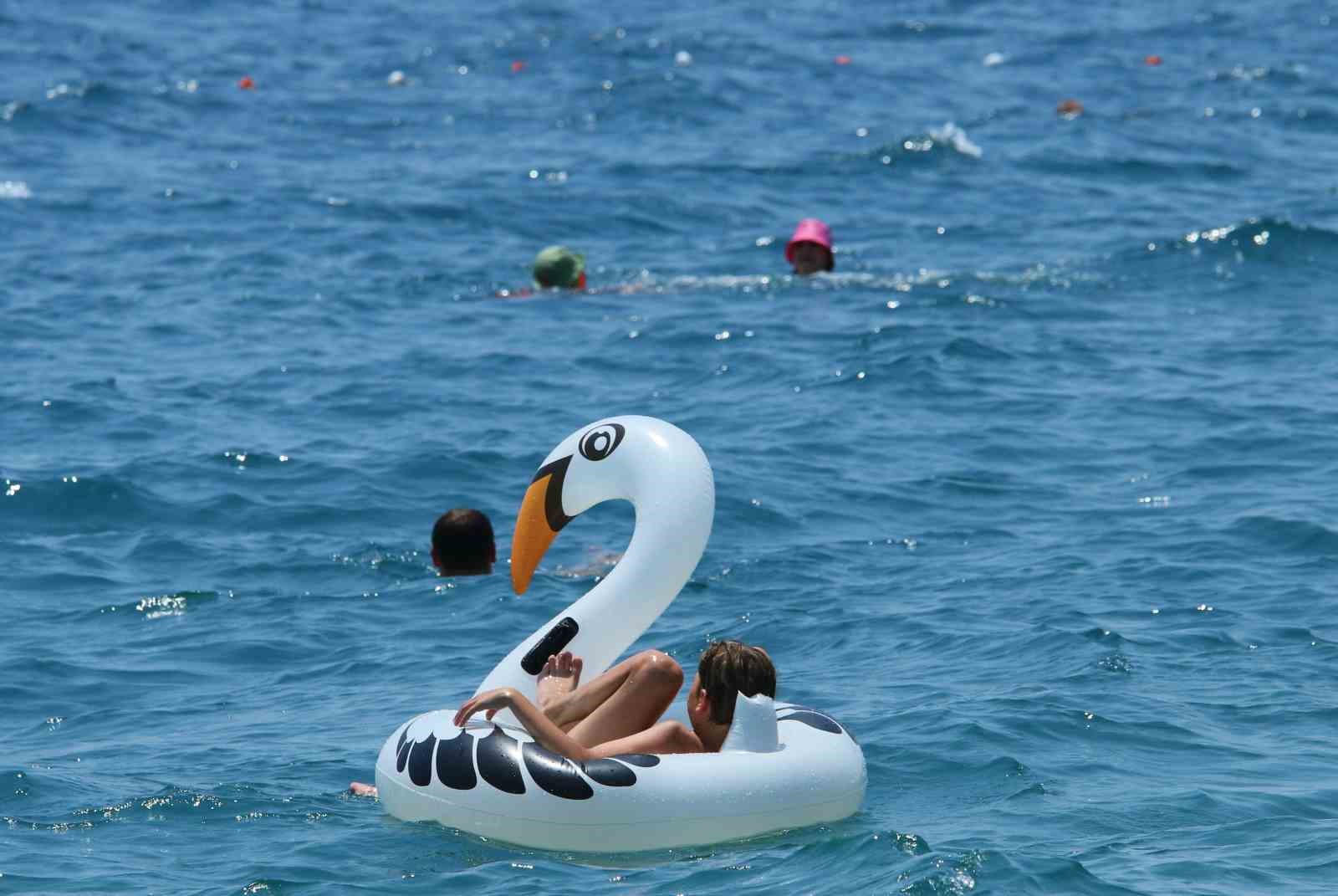 Antalya’da nem yüzde 86’lara ulaştı, kentin üzeri nem bulutları ile kaplandı 12 antalyada nem yuzde 86lara ulasti kentin uzeri nem bulutlari ile kaplandi 8 gTj5QuaB