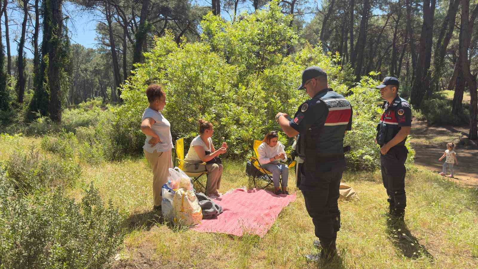 antalyada ormanlara girisler yasaklandi jandarma vatandaslari tek tek uyardi 1 FANJBdTy