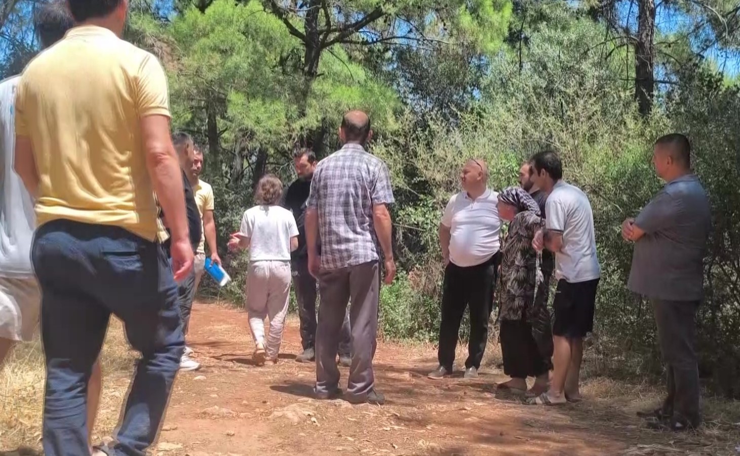 Antalya’da ormanlık alanda bir kişinin cansız bedeni bulundu 5 antalyada ormanlik alanda bir kisinin cansiz bedeni bulundu 1