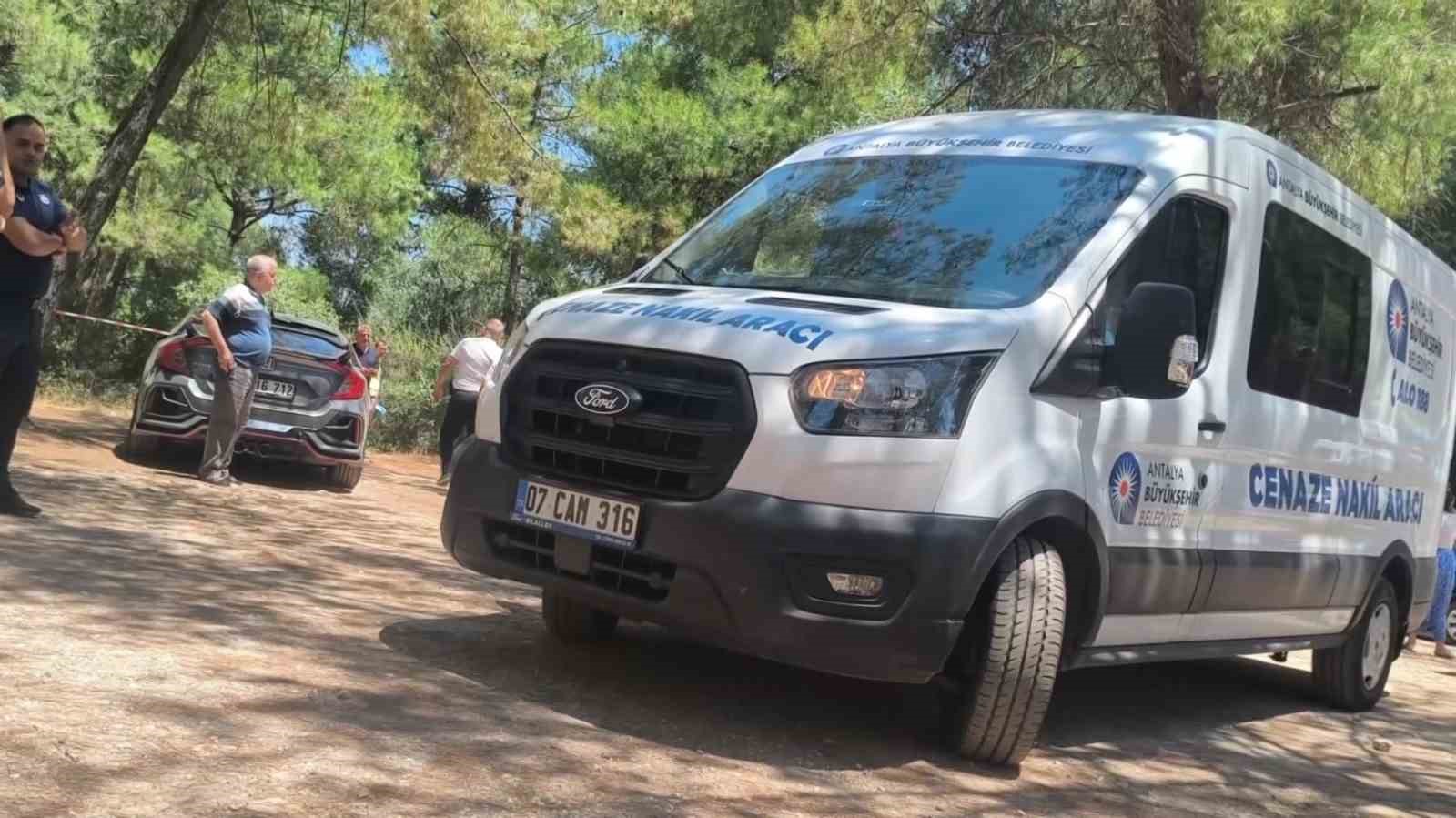 Antalya’da ormanlık alanda bir kişinin cansız bedeni bulundu 7 antalyada ormanlik alanda bir kisinin cansiz bedeni bulundu 3 l6b5AVRb