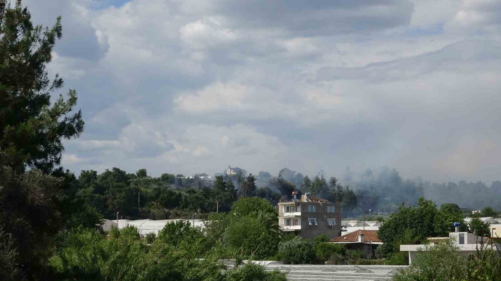 antalyada ormanlik alanda yangin 3 cHAG8cw3