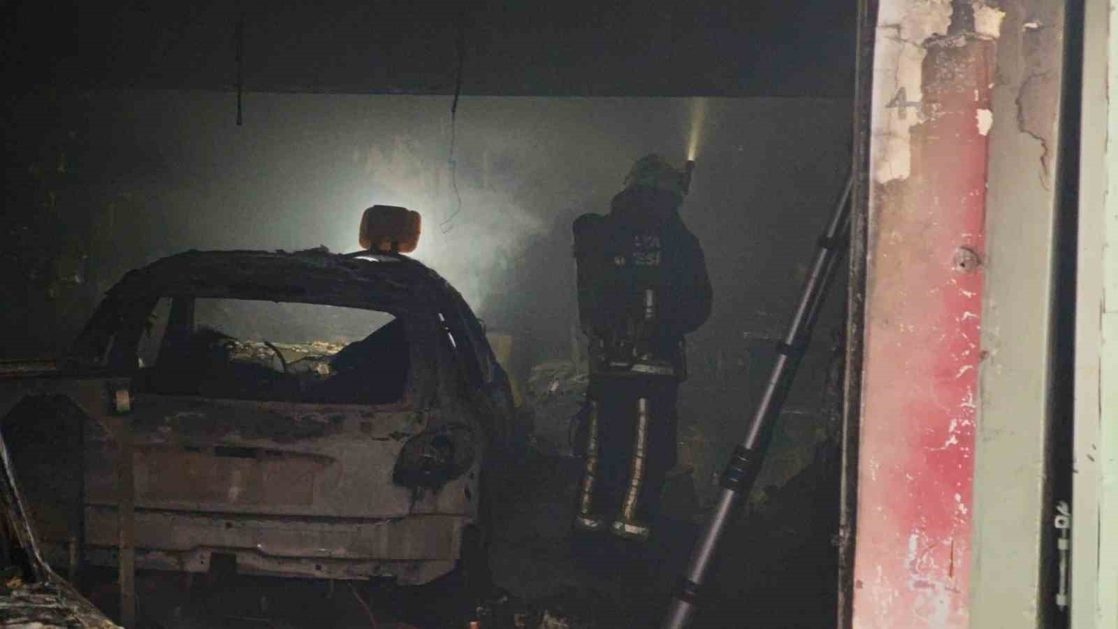 antalyada oto boyama atolyesindeki yanginda iki is yeri zarar gordu 1 GEiNtBAs