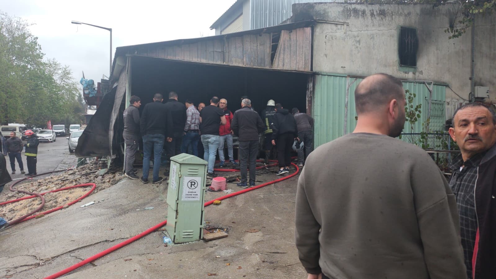 antalyada oto boyama atolyesindeki yanginda iki is yeri zarar gordu 2 QBVhkJ9y