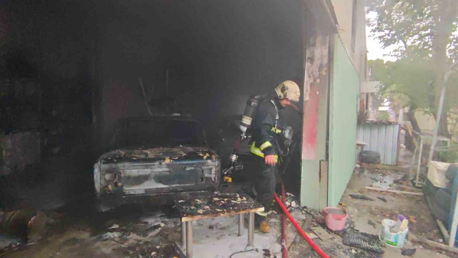 antalyada oto boyama atolyesindeki yanginda iki is yeri zarar gordu 6 ArJcwdEE