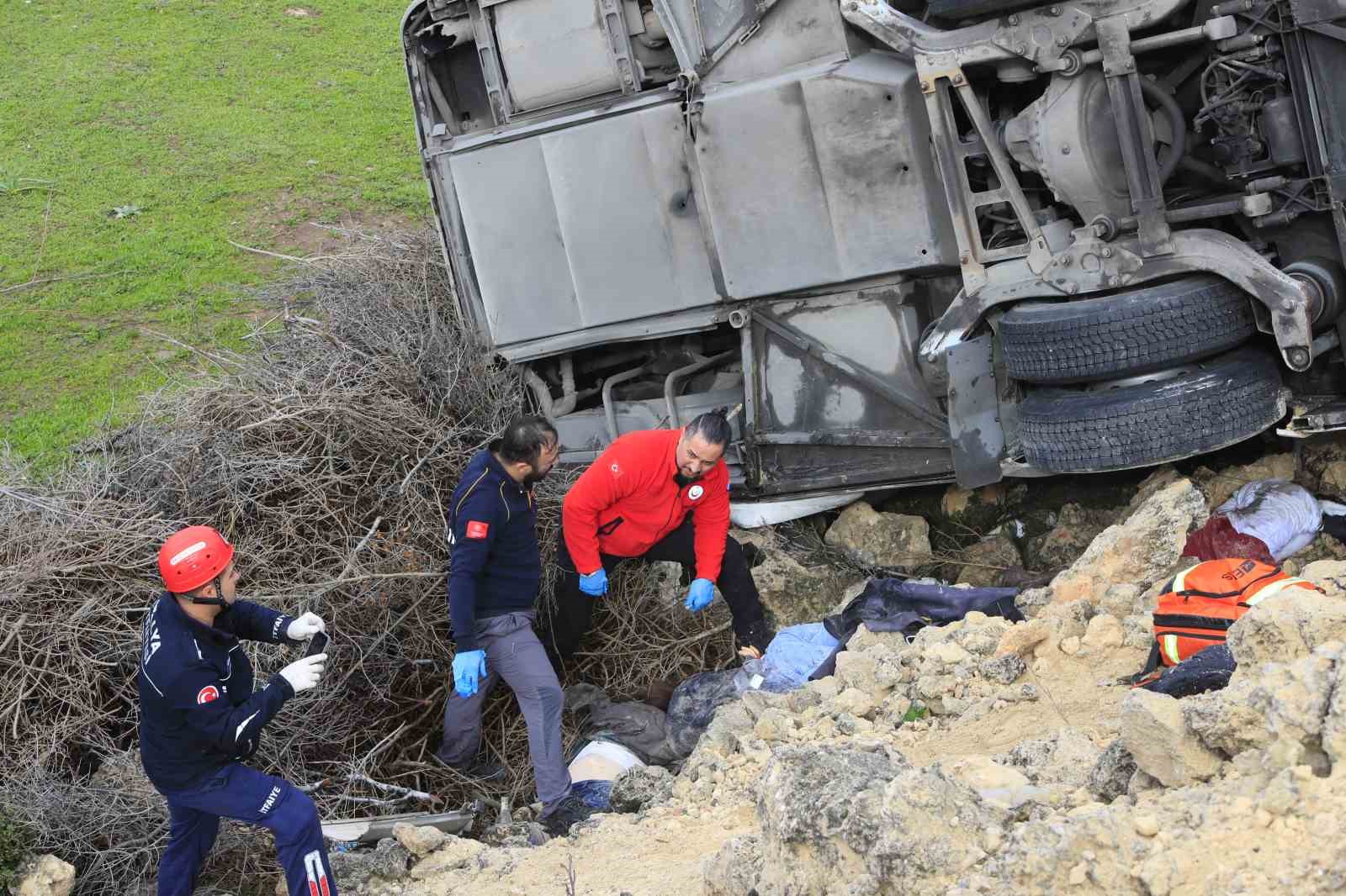 antalyada otobus kazasi 8 olu 26 yarali 11 Dp6MDhYT