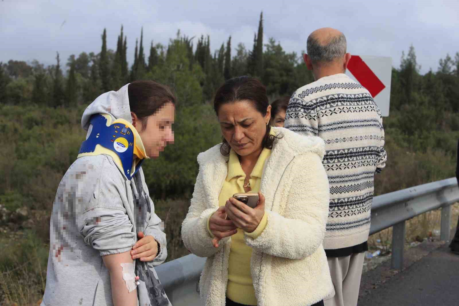 antalyada otobus kazasi 8 olu 26 yarali 21 L4AhAmwW