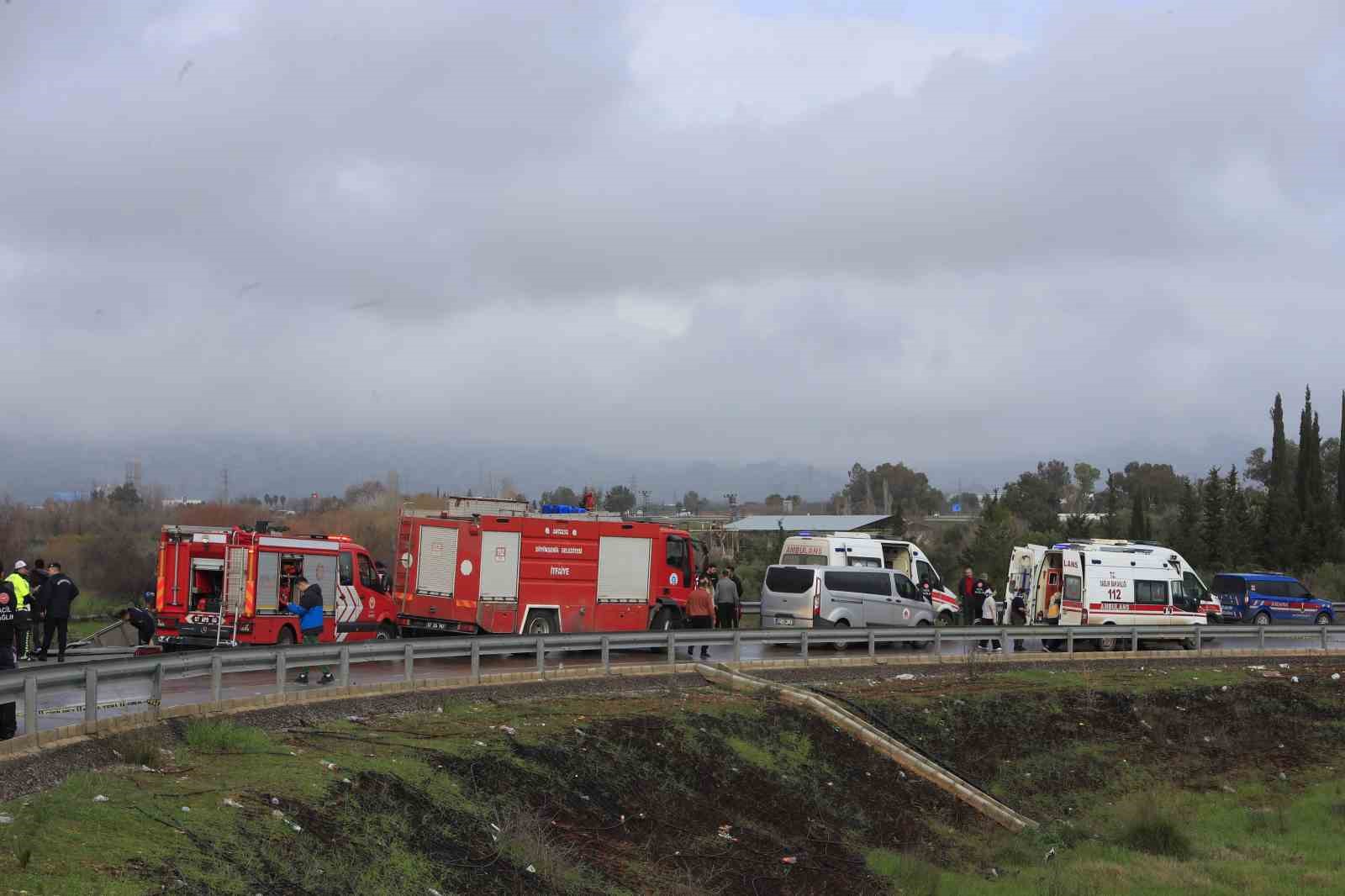 antalyada otobus kazasi 8 olu 26 yarali 22 2zbScK4a