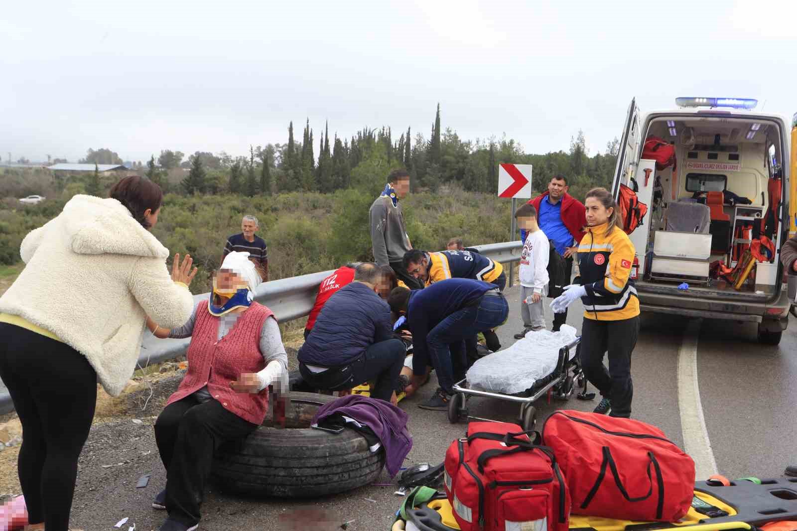 antalyada otobus kazasi 8 olu 26 yarali 6 lIyQjtA3