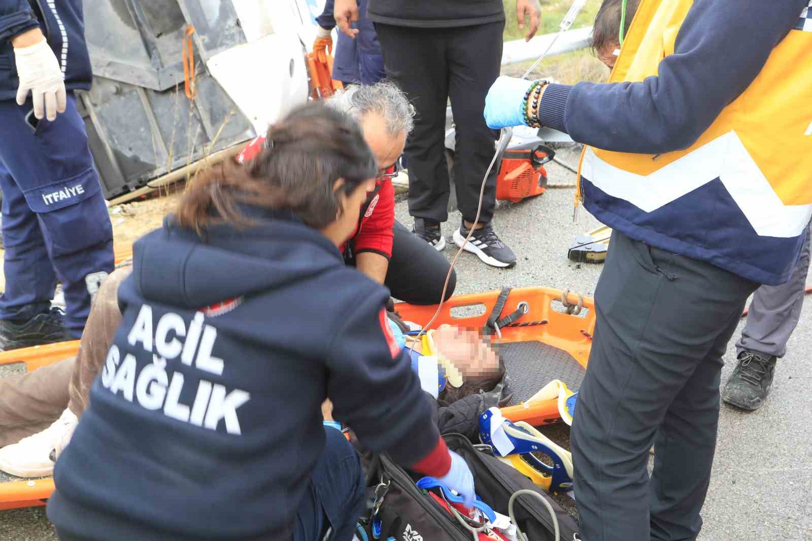 antalyada otobus kazasi 8 olu 26 yarali 9 eB6sVazb