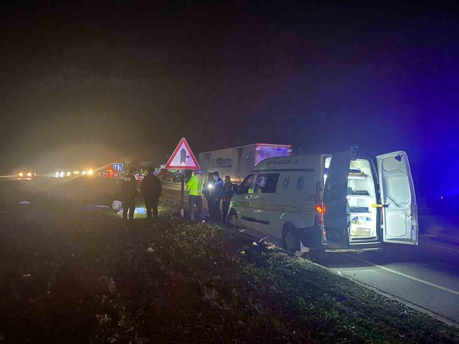 antalyada otomobil iki ogrenciye carpti 1 olu 1 yarali 0