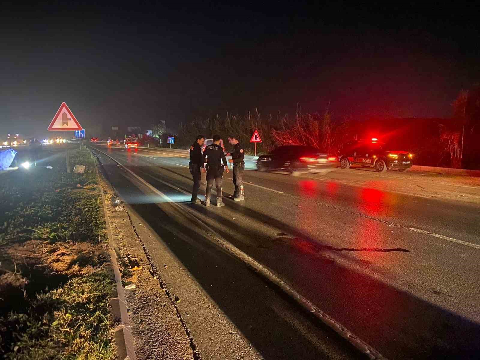 antalyada otomobil iki ogrenciye carpti 1 olu 1 yarali 7 m4hKMW8i