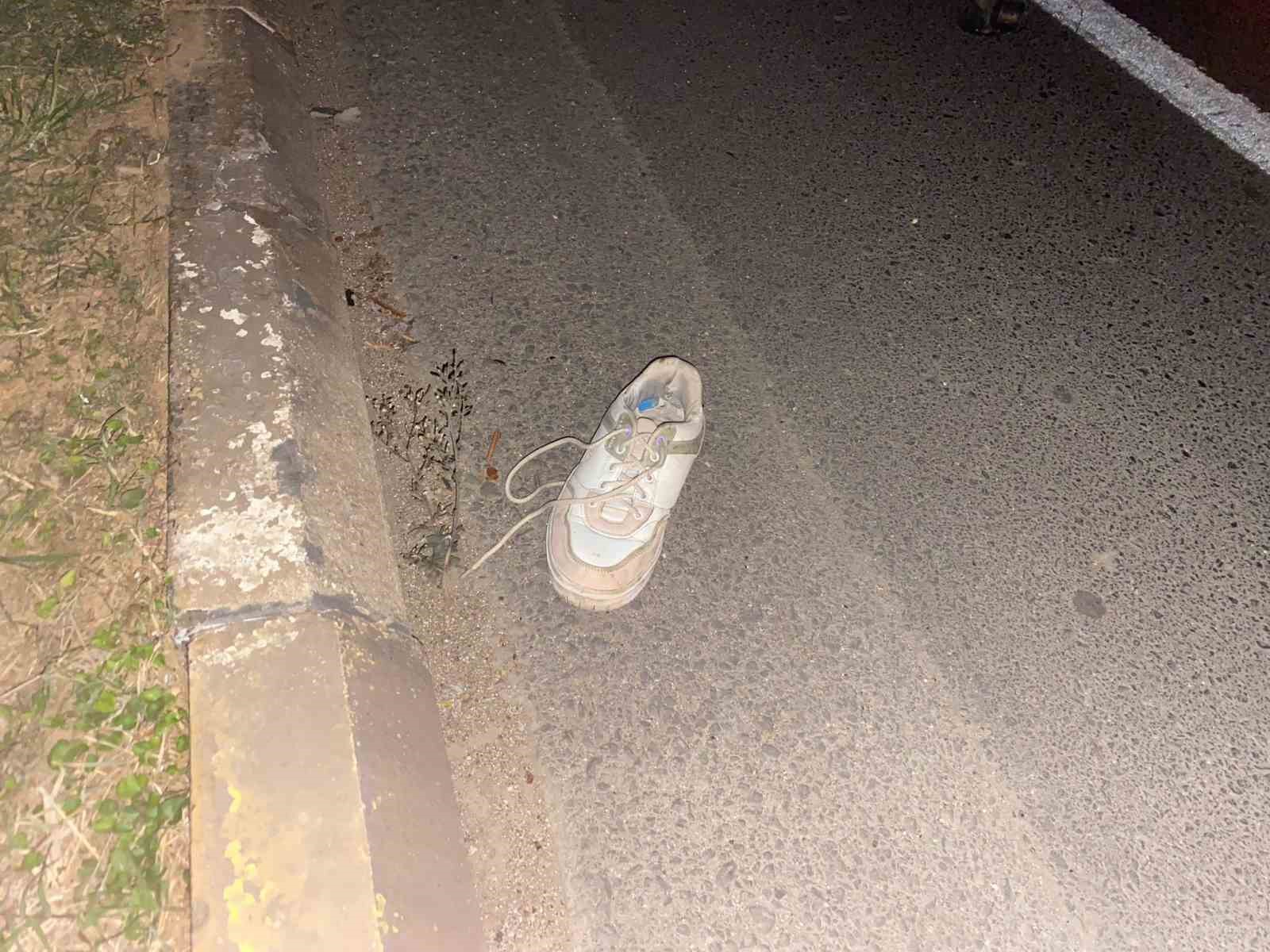 antalyada otomobil iki ogrenciye carpti 1 olu 1 yarali 9 5nwQOy23