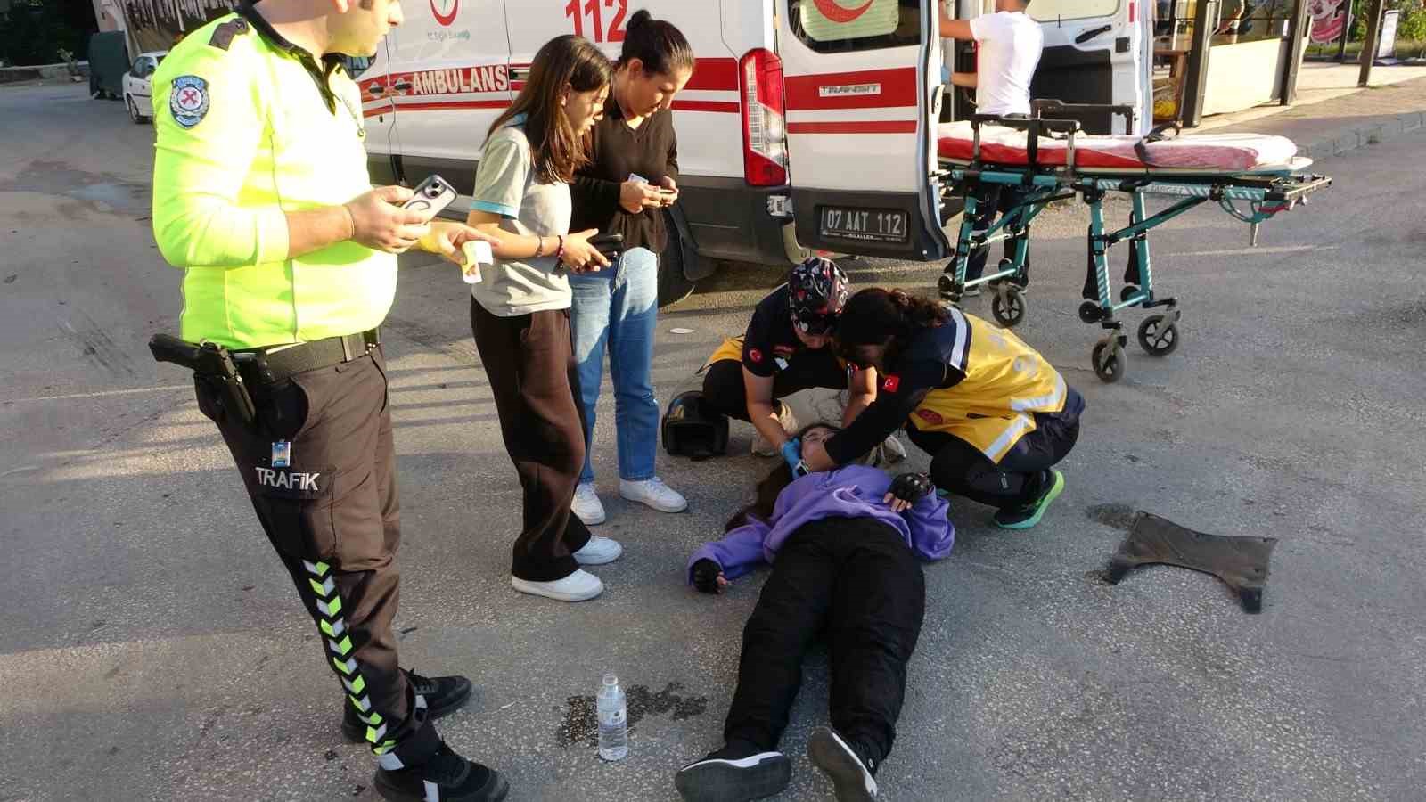 Antalya’da otomobille çarpışan motosikletin sürücüsü yola savrularak yaralandı 4 antalyada otomobille carpisan motosikletin surucusu yola savrularak yaralandi 0 QT6fU8AJ