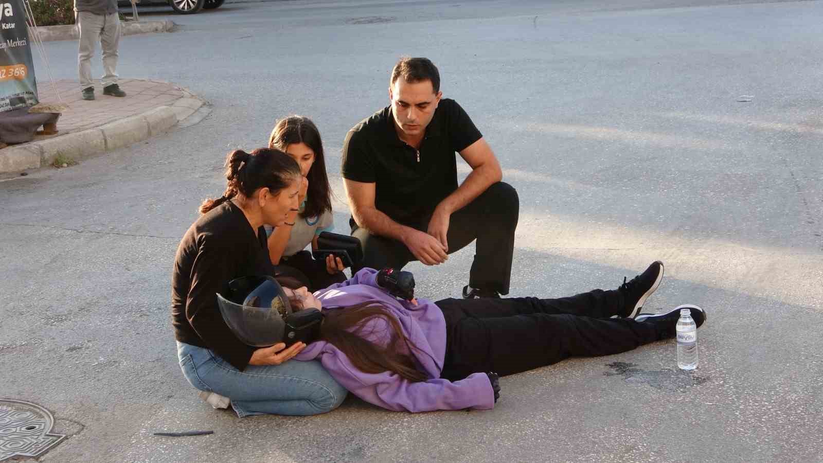 Antalya’da otomobille çarpışan motosikletin sürücüsü yola savrularak yaralandı 8 antalyada otomobille carpisan motosikletin surucusu yola savrularak yaralandi 4 LTj2ZZDv