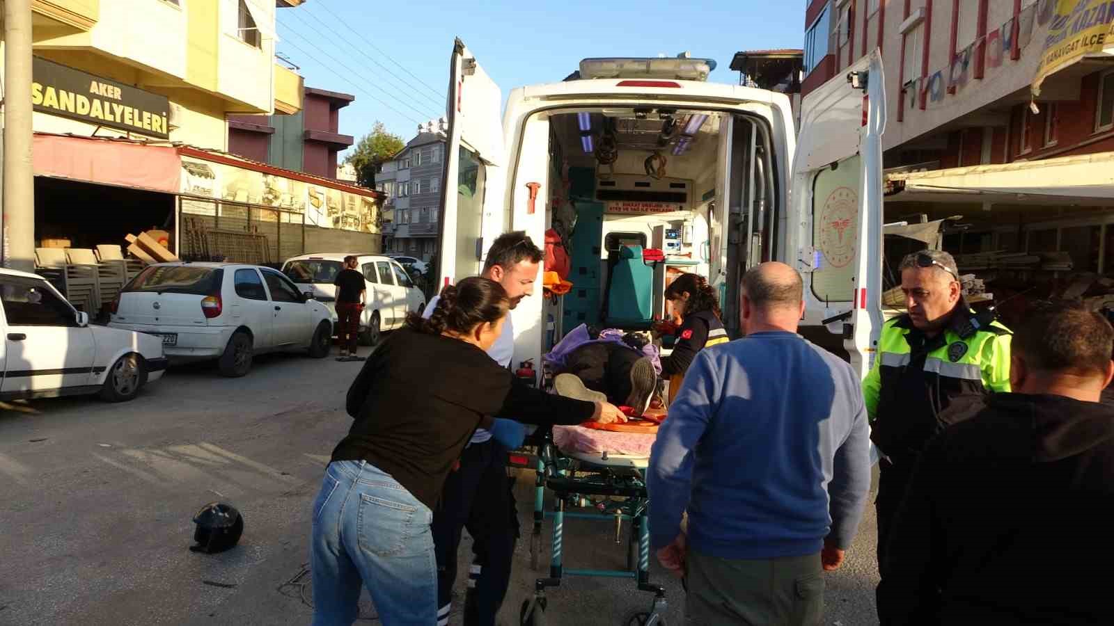Antalya’da otomobille çarpışan motosikletin sürücüsü yola savrularak yaralandı 9 antalyada otomobille carpisan motosikletin surucusu yola savrularak yaralandi 5 NlCCdztb