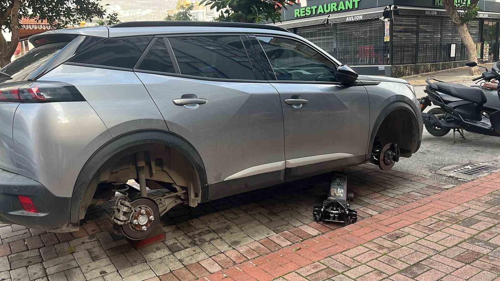 antalyada park halindeki yaklasik 20 aracin lastikleri kesildi 3 YeslAFar
