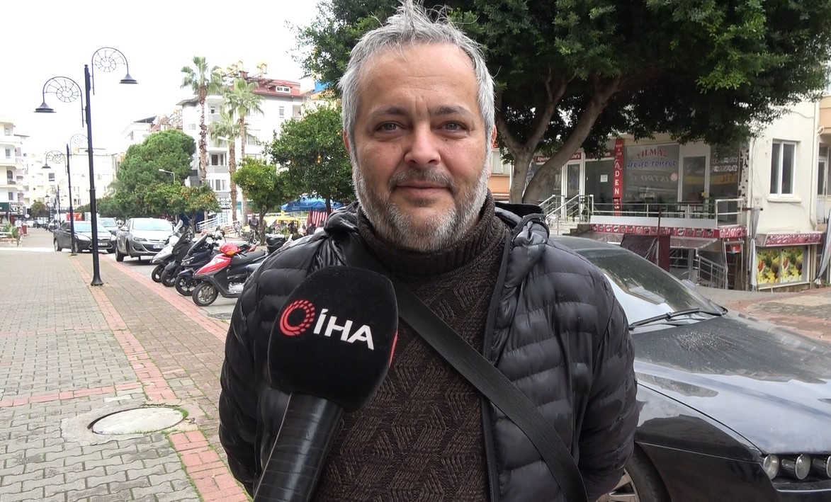 antalyada park halindeki yaklasik 20 aracin lastikleri kesildi 4 nqiFOUyt
