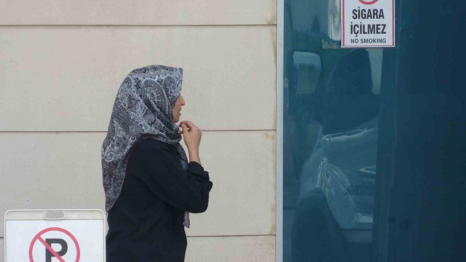 antalyada polis memuru babanin silahindan cikan kursunlarla can veren esi ve 2 kizinin cenazesi cRNO2lYX