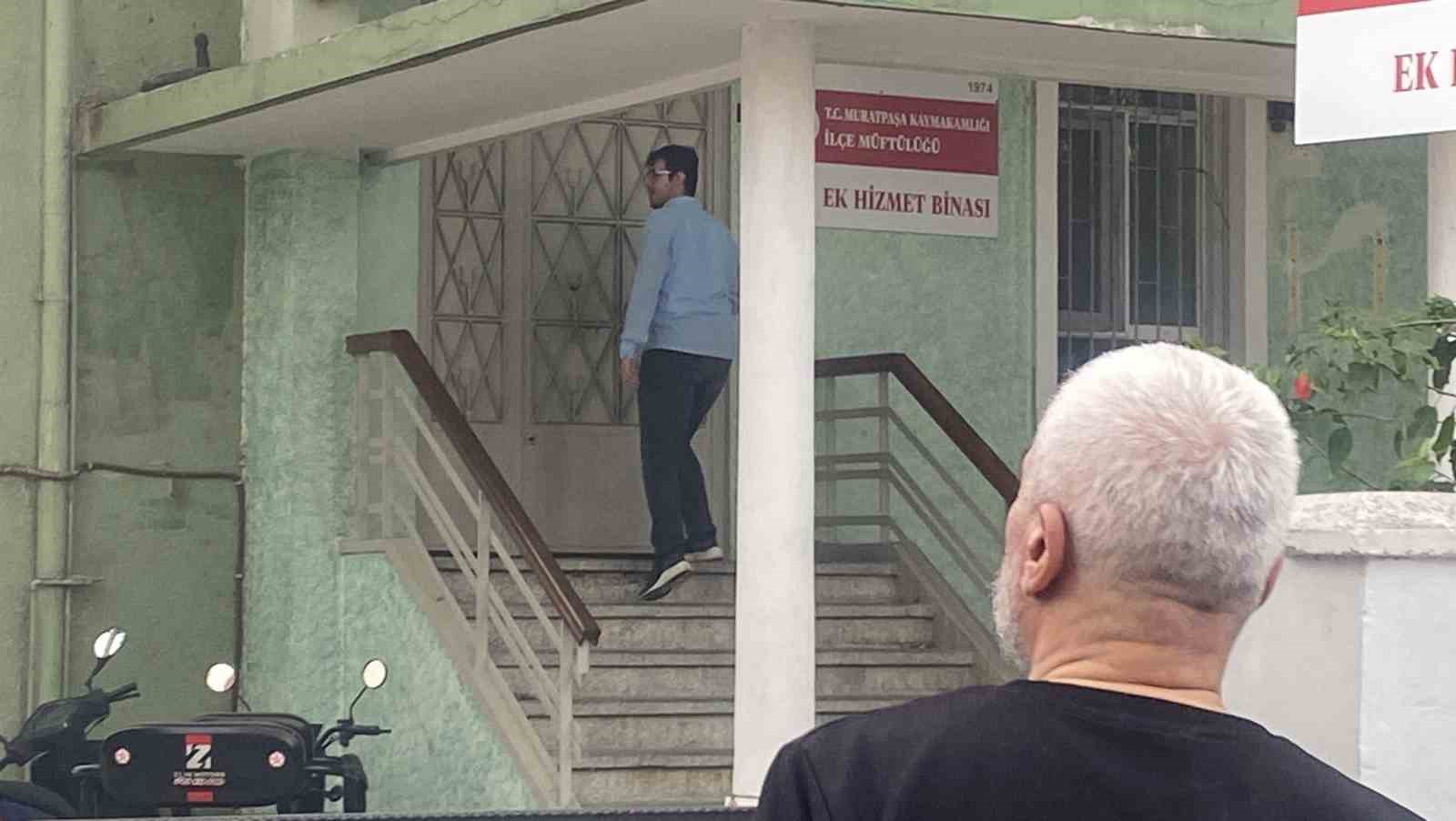 Antalya’da restoran bacasındaki yangın sokağı dumana boğdu 7 antalyada restoran bacasindaki yangin sokagi dumana bogdu 3 ONM2deub