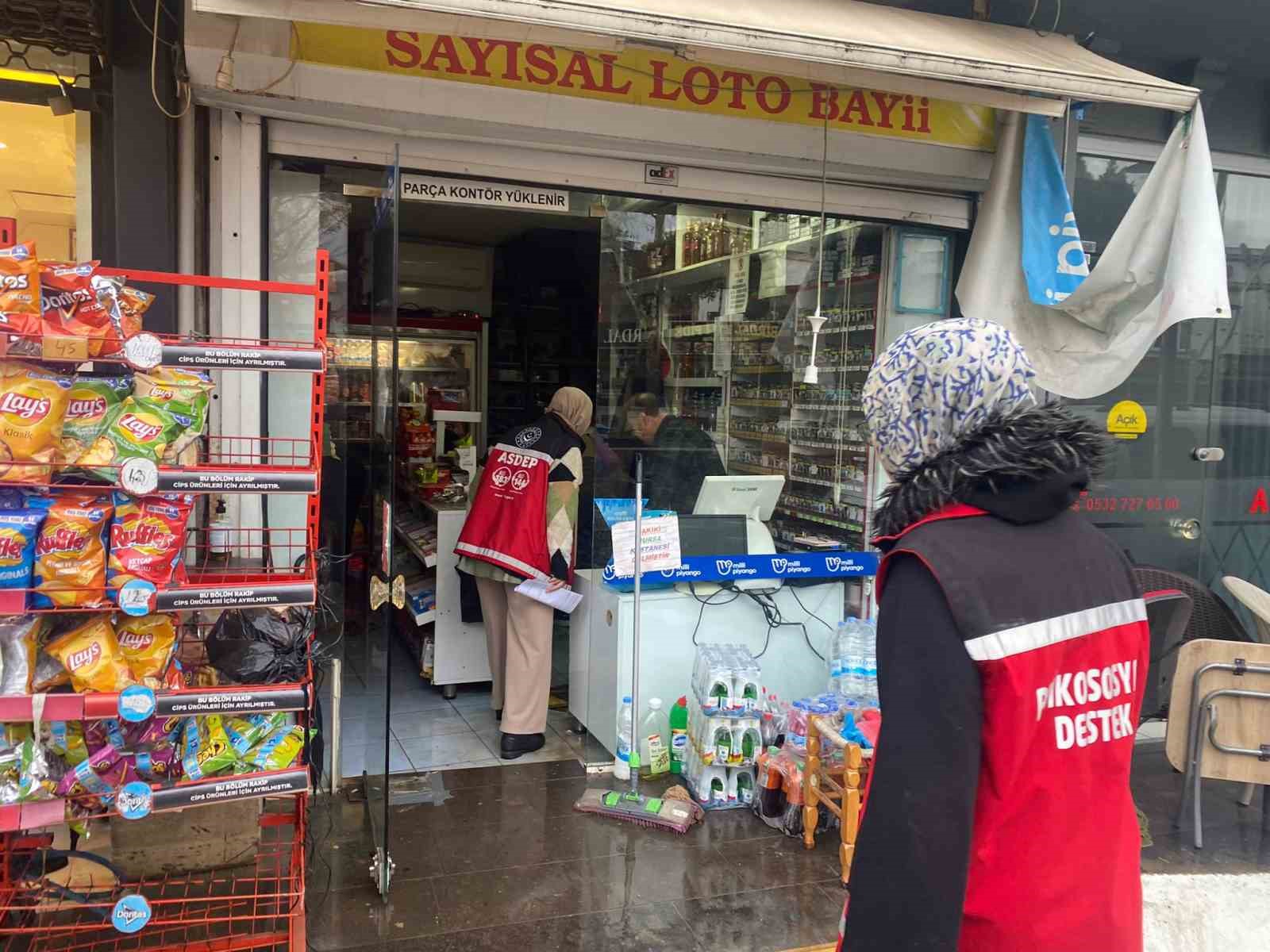 Antalya’da sağanak hayatı felç etti: İş yerleri su basan esnaf sabahın ilk ışığıyla temizliğe başladı 7 antalyada saganak hayati felc etti is yerleri su basan esnaf sabahin ilk isigiyla temizlige 85UMdV8i