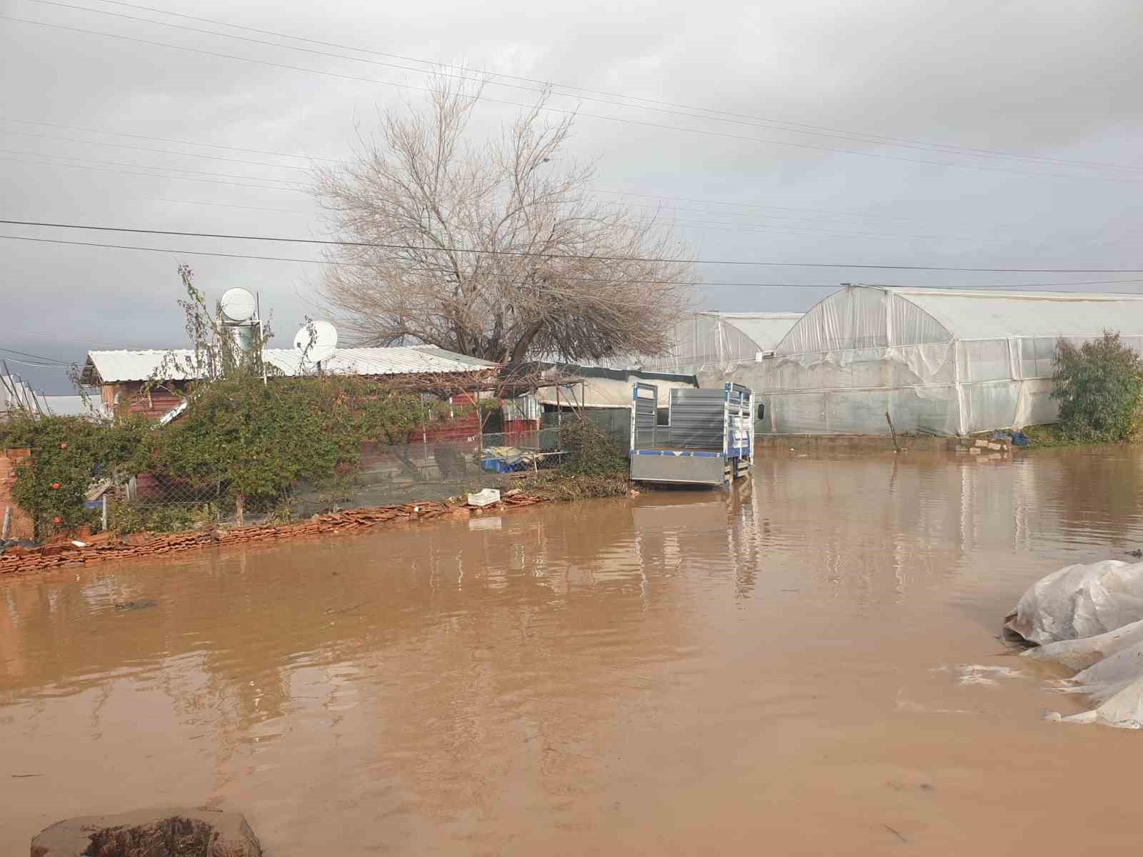 antalyada selden etkilenen ilcede hasar tespit calismalarina baslandi 1 8WzXsgO1