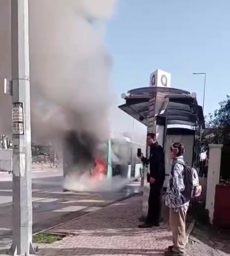 antalyada seyir halindeki halk otobusu alevlere teslim oldu 7 6aDGjqvB