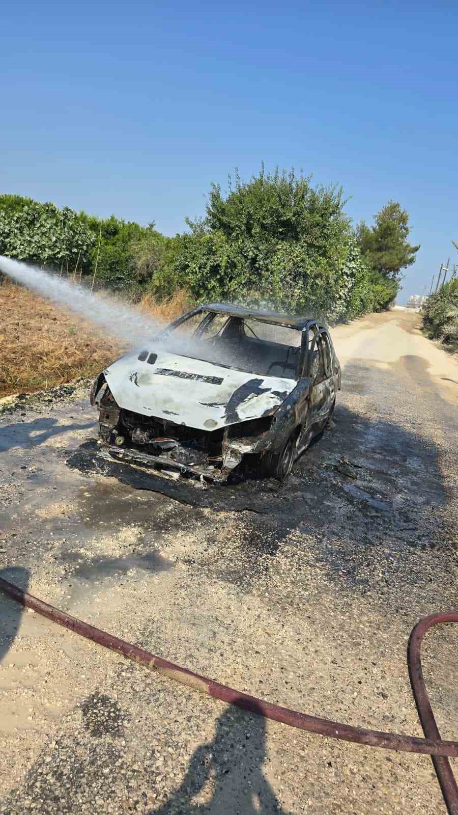 Antalya’da seyir halindeki otomobil alev topuna döndü 6 antalyada seyir halindeki otomobil alev topuna dondu 2 tfG3nFgy