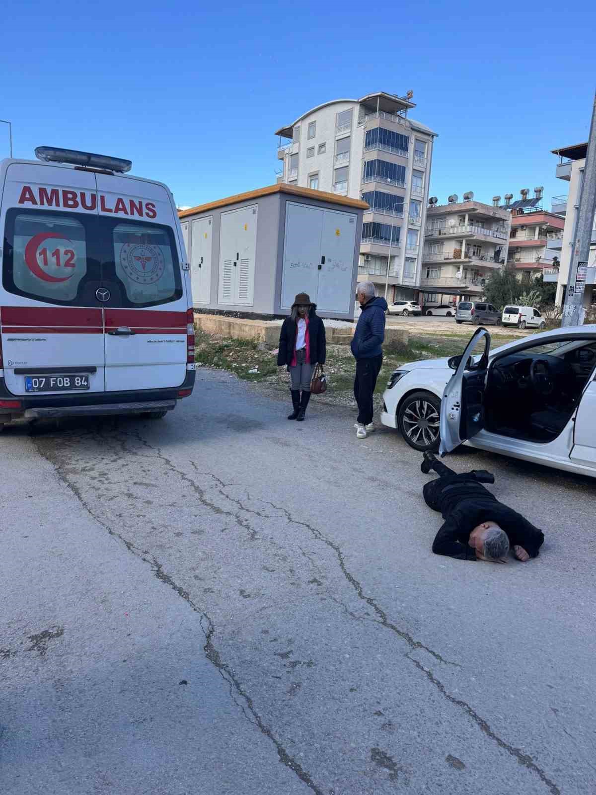 antalyada seyir halindeki otomobile silahli saldiri 1 yarali 6 qPCeVYCQ