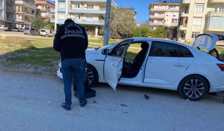 antalyada-seyir-halindeki-otomobile-silahli-saldiri-1-yarali-EC5zBsnb.jpg