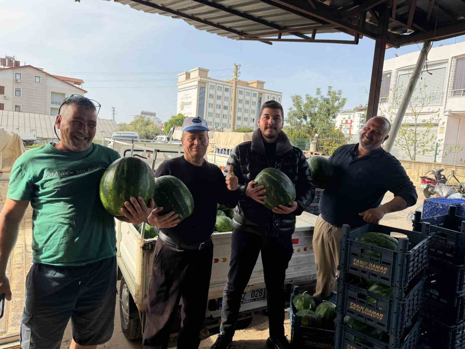 antalyada sezonun ilk karpuz hasadi yapildi 3 7ZL9vFVX