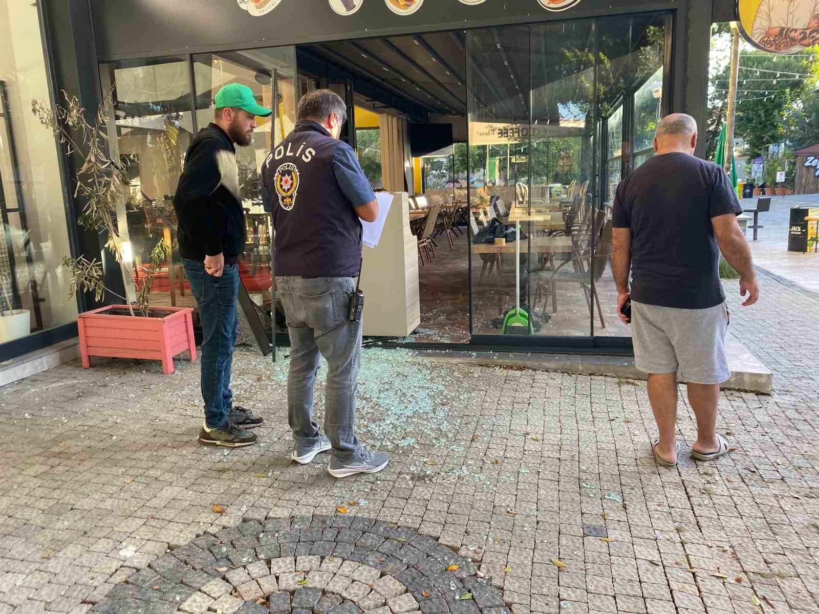 Antalya’da silahlı kavga: 2 ölü, 1 yaralı 7 antalyada silahli kavga 2 olu 1 yarali 3 ljpl3Bfi