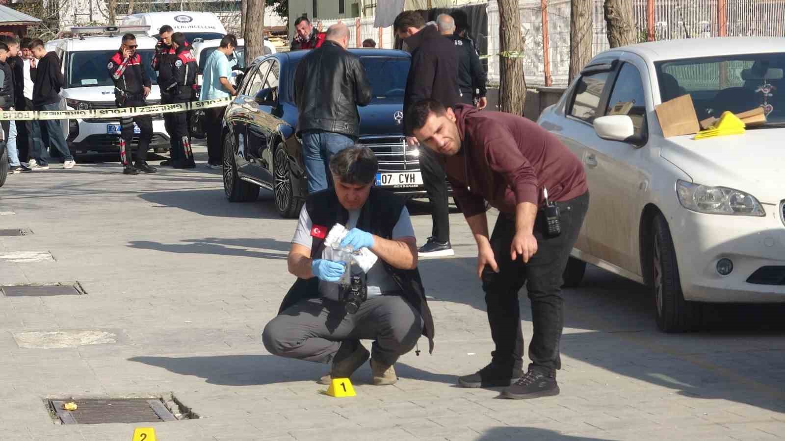 antalyada silahli saldiri olayinda 3 kisi tutuklandi 4 RjEX1upv