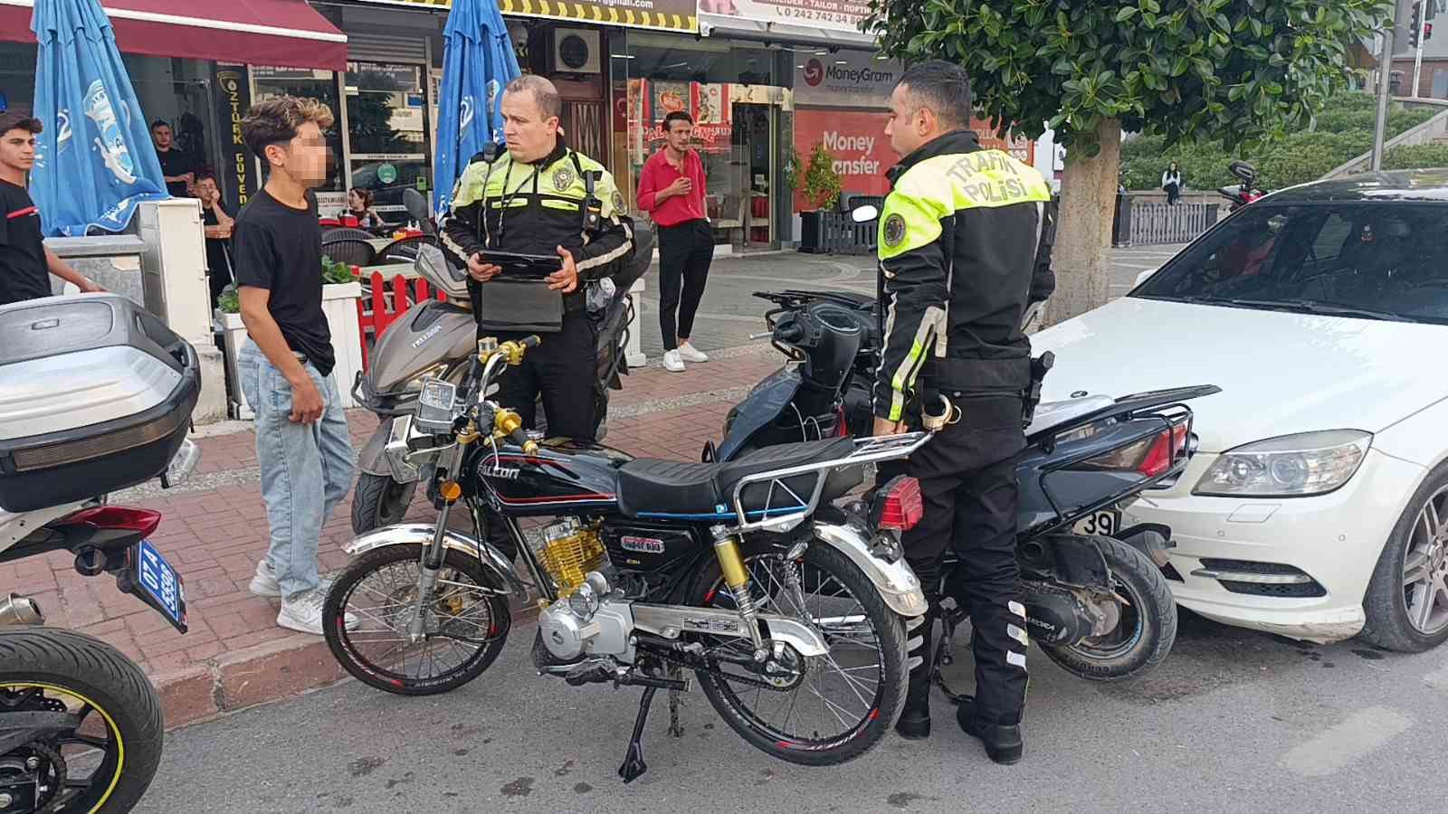 antalyada sok denetimde suruculere ceza yagdi 4 kbT2la7L