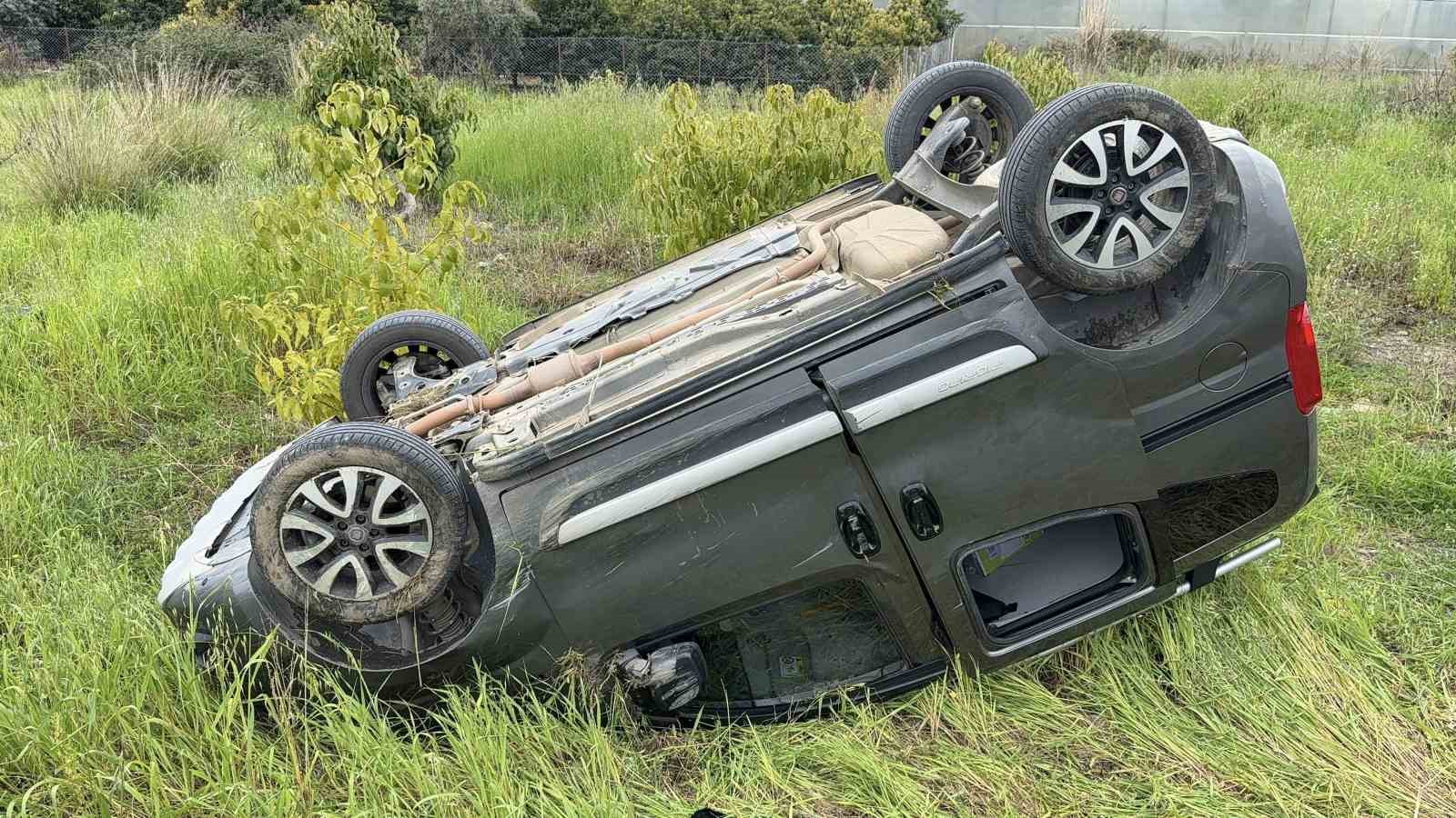 Antalya’da takla atan hafif ticari aracın sürücüsü yaralandı 6 antalyada takla atan hafif ticari aracin surucusu yaralandi 2