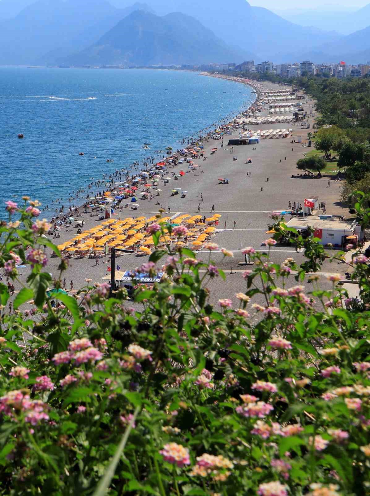 antalyada termometreler 41 dereceyi gosterdi hissedilen sicaklik bunaltti 12 2UHpbUE9