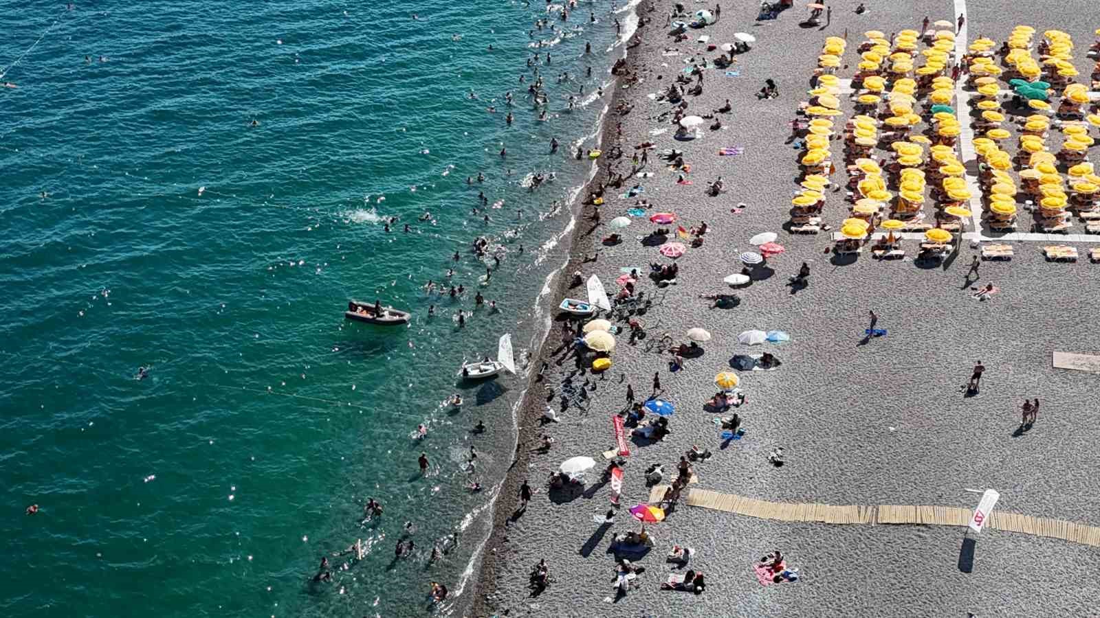 antalyada termometreler 41 dereceyi gosterdi hissedilen sicaklik bunaltti 6 WWMhcyK1