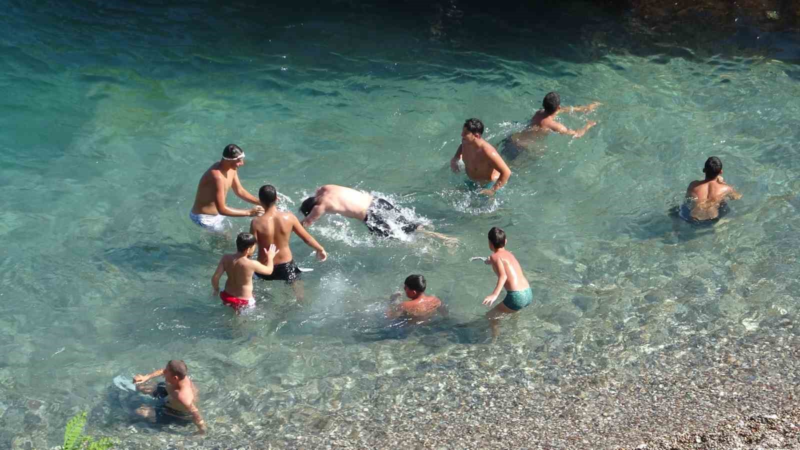 antalyada termometreler 41 dereceyi gosterdi hissedilen sicaklik bunaltti 7 p3BVOLaU