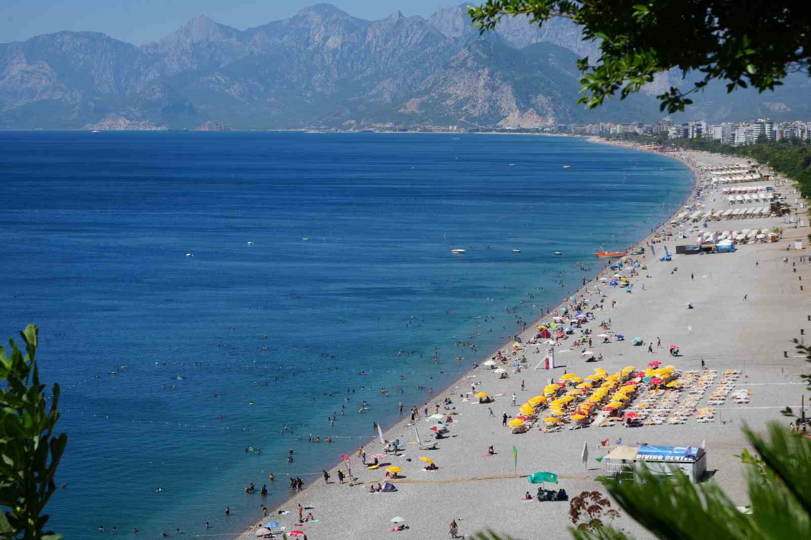 Antalya’da termometreler 44 dereceyi gördü 9 antalyada termometreler 44 dereceyi gordu 5 Qlp5DO91